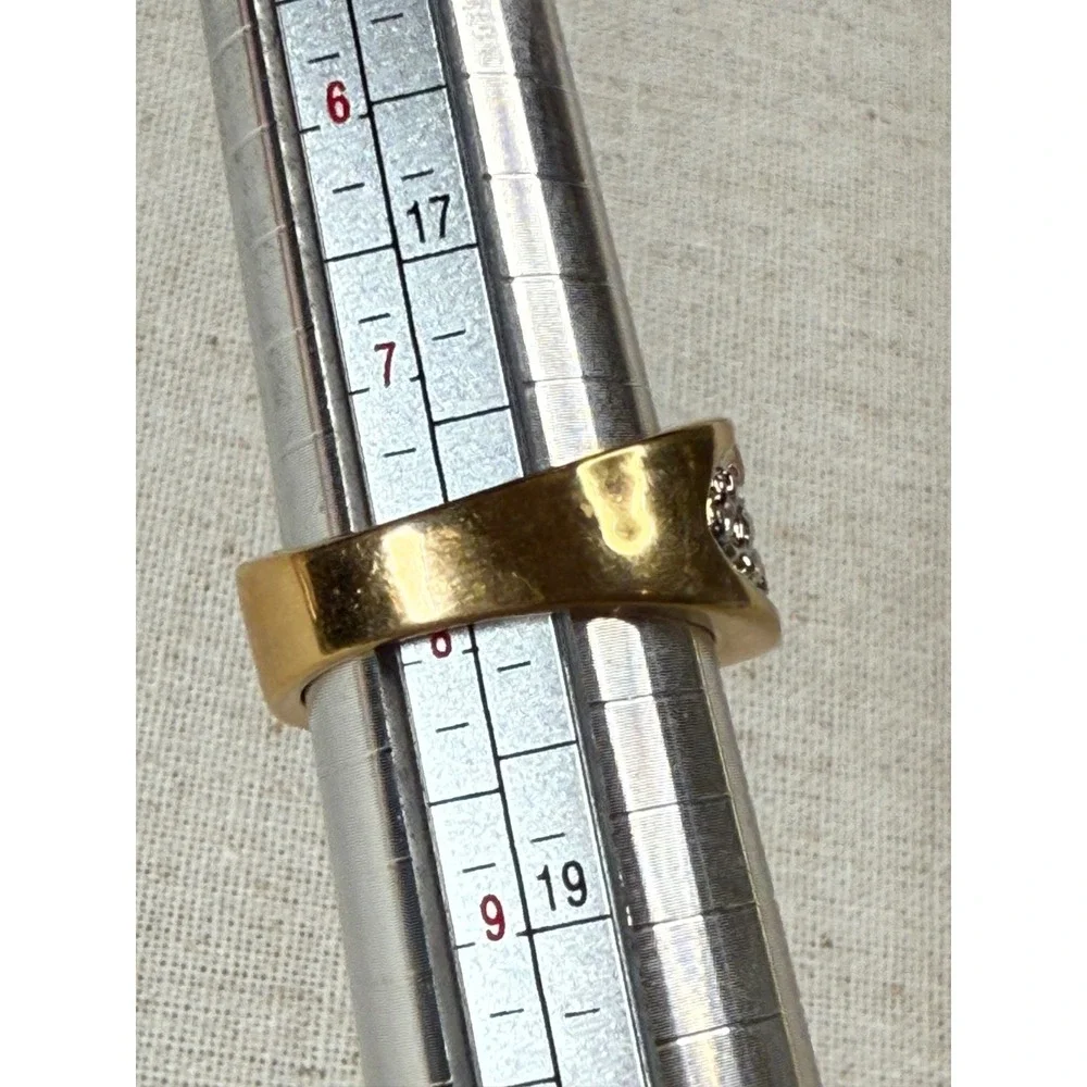 Ivana Trump Vintage Y2K statement crystals size 8 ring setting‎